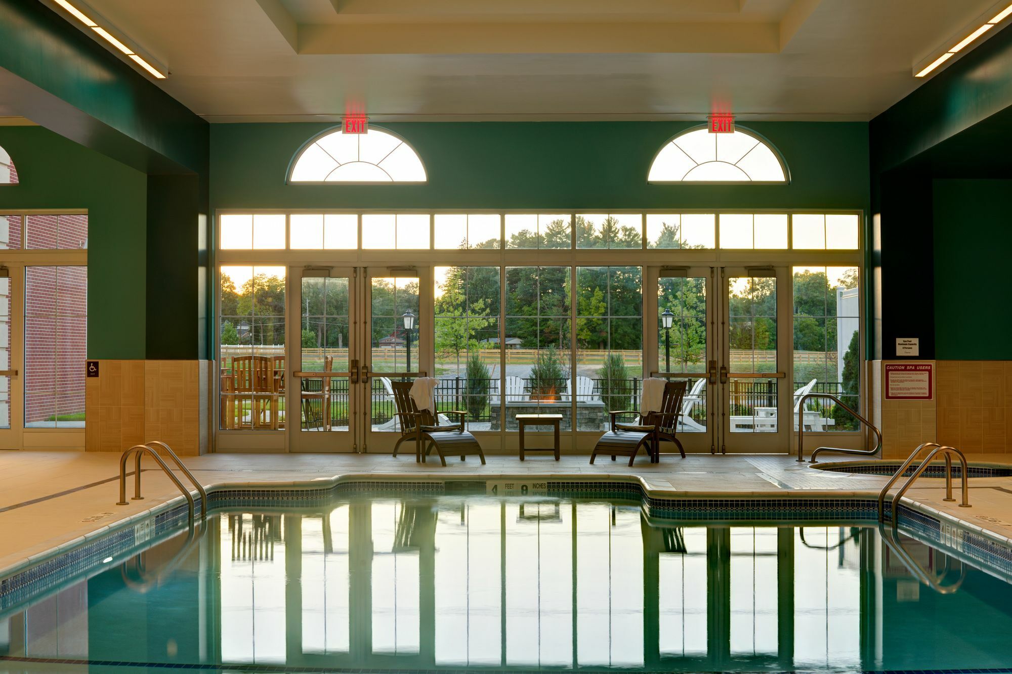 Saratoga Casino Hotel ساراتوغا سبرينغس، نيويورك حمام السباحة الصورة